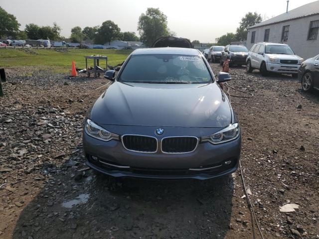 Photo 4 VIN: WBA8D9C5XJEM32499 - BMW 330I 