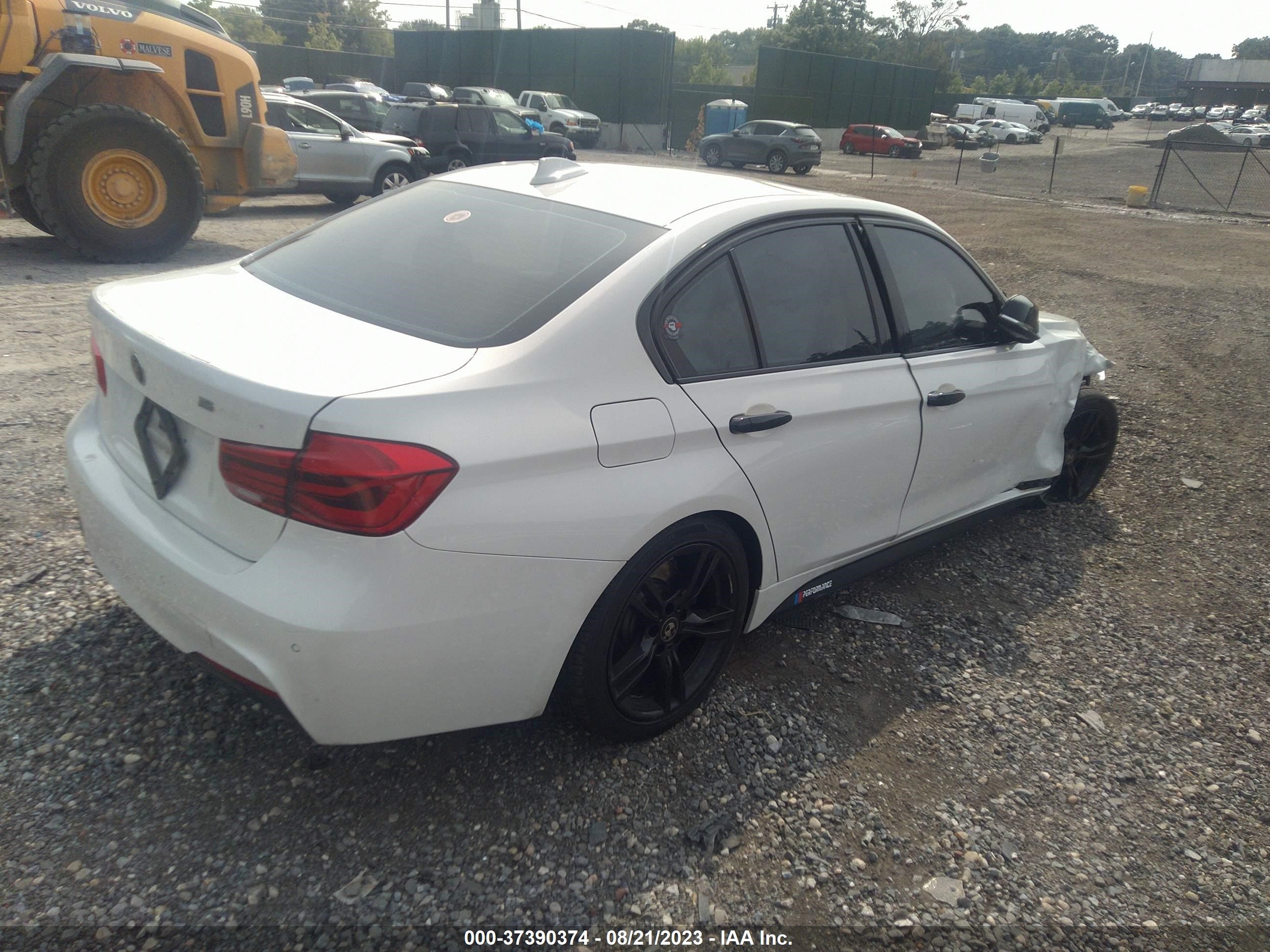 Photo 3 VIN: WBA8D9G37HNU66029 - BMW 3ER 