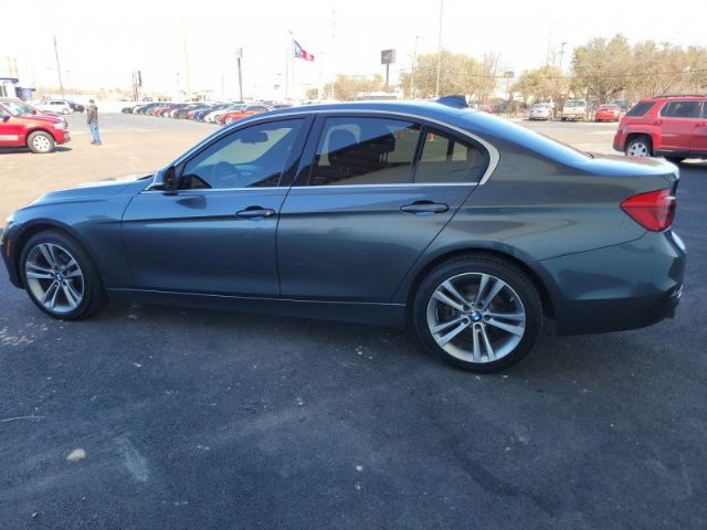 Photo 2 VIN: WBA8D9G38HNU66301 - BMW 3 SERIES 