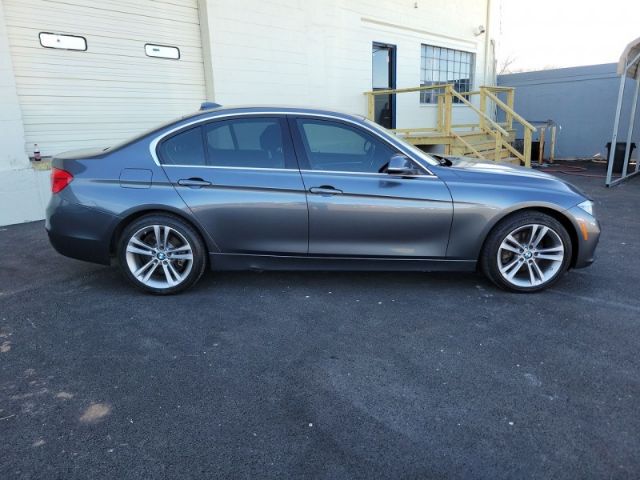 Photo 9 VIN: WBA8D9G38HNU66301 - BMW 3 SERIES 