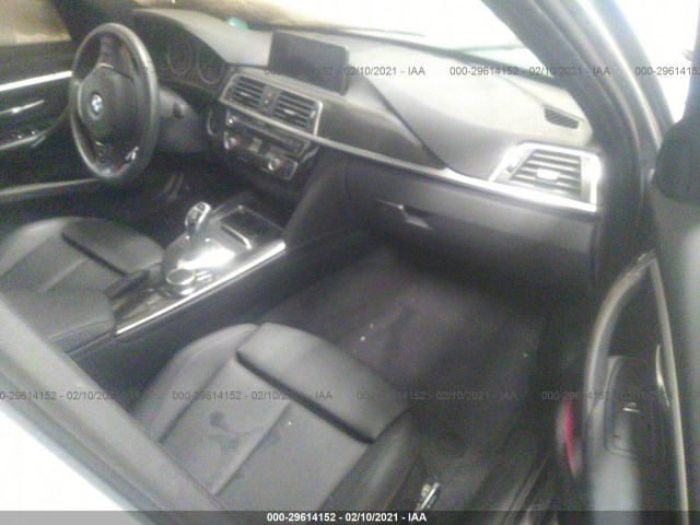 Photo 4 VIN: WBA8D9G3XHNU63061 - BMW 3 