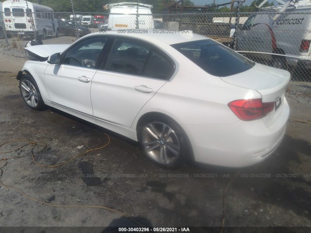 Photo 2 VIN: WBA8D9G51JNU70097 - BMW 3 