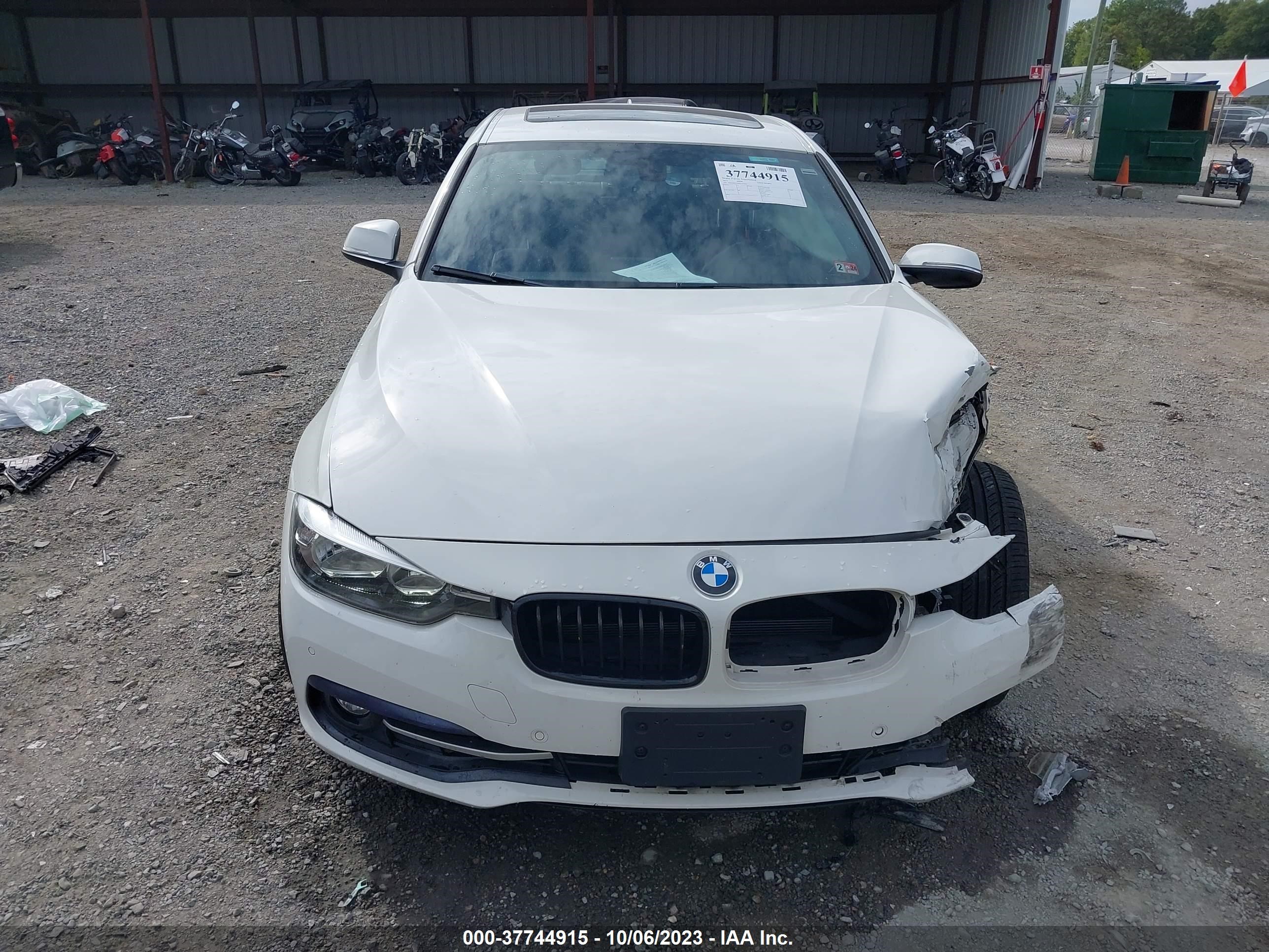 Photo 11 VIN: WBA8D9G58HNT91021 - BMW 330I 