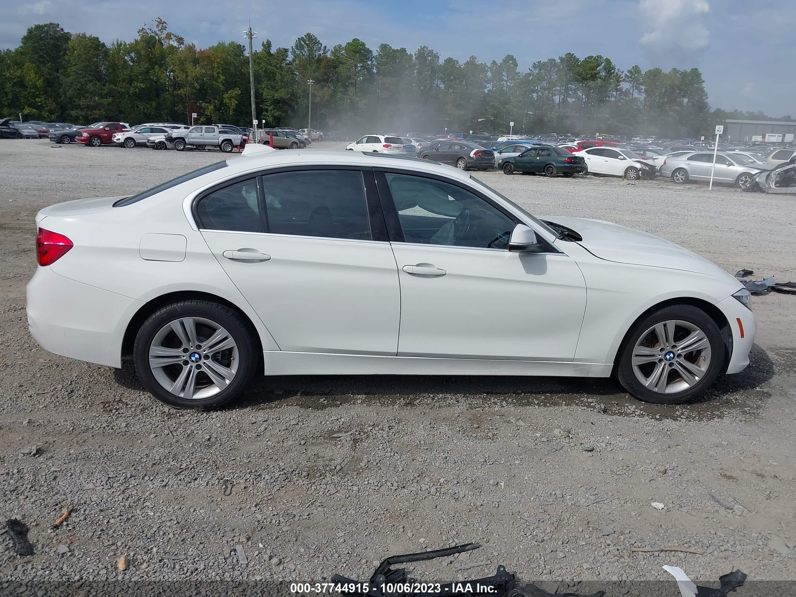 Photo 12 VIN: WBA8D9G58HNT91021 - BMW 330I 