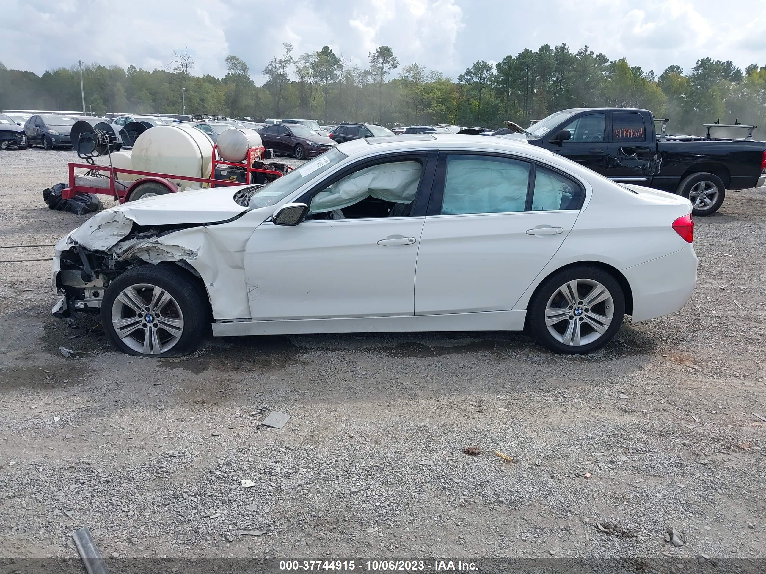 Photo 13 VIN: WBA8D9G58HNT91021 - BMW 330I 