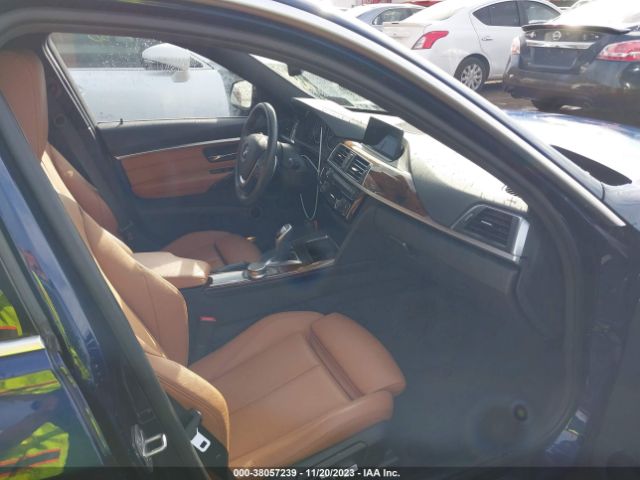 Photo 4 VIN: WBA8D9G5XJNU67182 - BMW 330I 