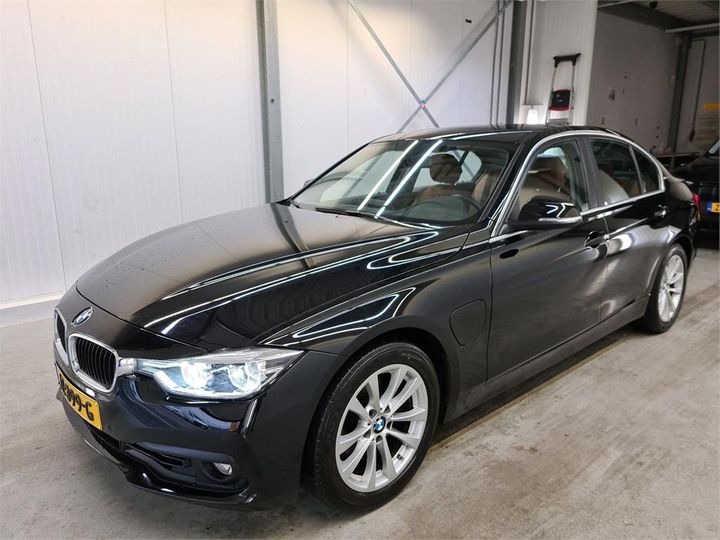 Photo 1 VIN: WBA8E11000K827829 - BMW 330 