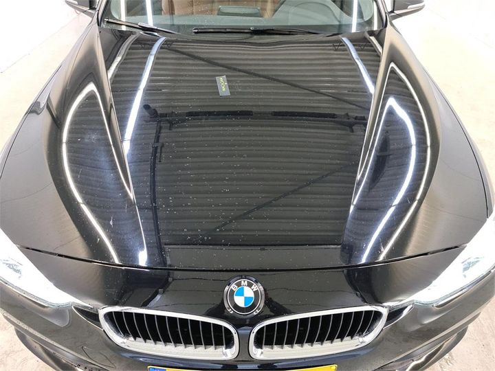 Photo 32 VIN: WBA8E11000K827829 - BMW 330 