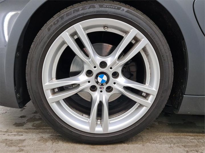 Photo 12 VIN: WBA8E11000K828141 - BMW 330 