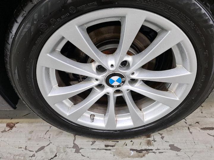 Photo 15 VIN: WBA8E11000K828849 - BMW 330 