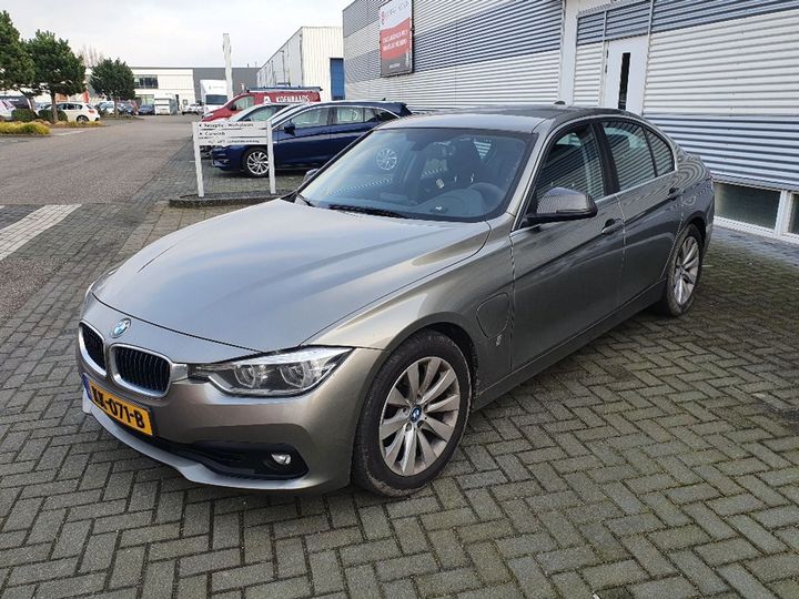 Photo 1 VIN: WBA8E11000K828883 - BMW 3 SERIE SEDAN 