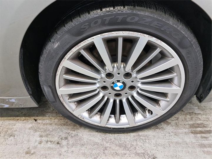 Photo 13 VIN: WBA8E11000K829029 - BMW 330 