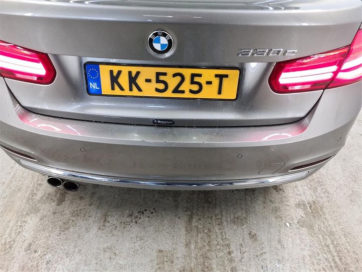 Photo 33 VIN: WBA8E11000K829029 - BMW 330 