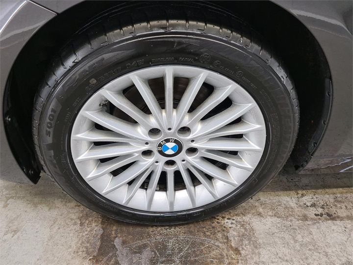 Photo 12 VIN: WBA8E11000K829242 - BMW 330 