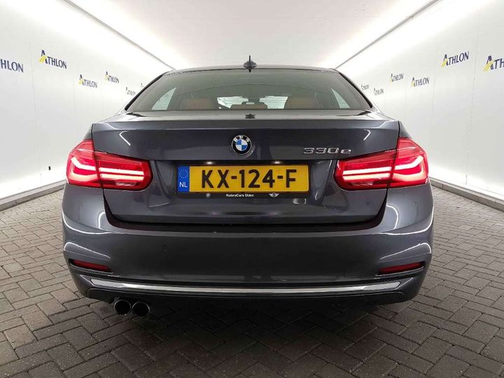 Photo 13 VIN: WBA8E11000K829502 - BMW 3 SERIE SEDAN 