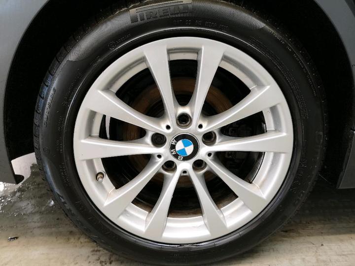 Photo 15 VIN: WBA8E11000K829743 - BMW 330 