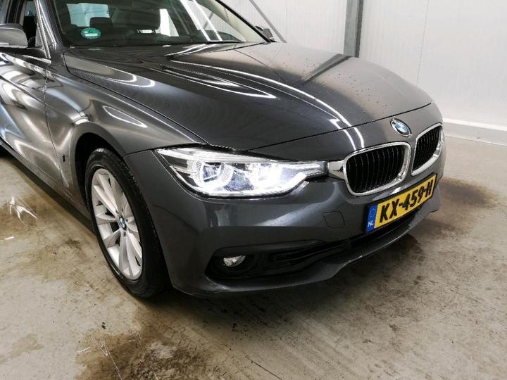 Photo 36 VIN: WBA8E11000K829743 - BMW 330 