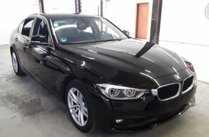 Photo 1 VIN: WBA8E11010K832389 - BMW 330E 