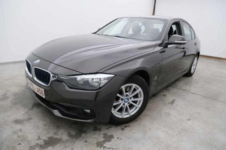 Photo 1 VIN: WBA8E11020K828495 - BMW 3-SERIE 4DRS &#3915 