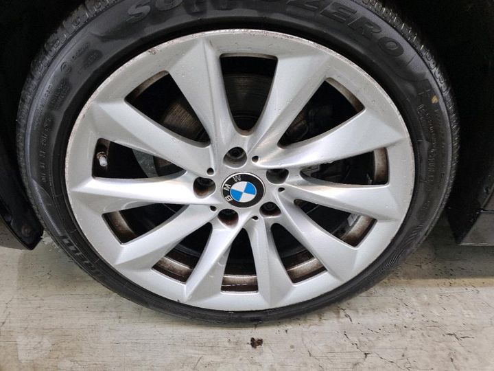 Photo 13 VIN: WBA8E110X0K415868 - BMW 330 