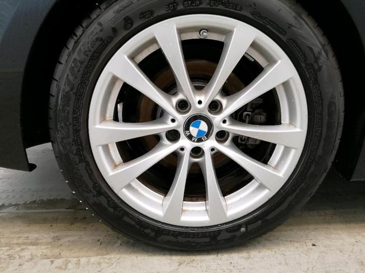 Photo 15 VIN: WBA8E110X0K417183 - BMW 330 