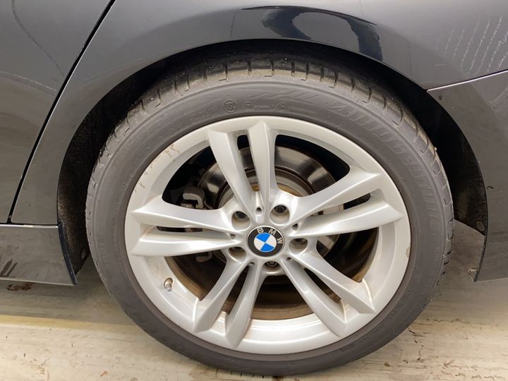 Photo 14 VIN: WBA8E110X0K477450 - BMW 330 