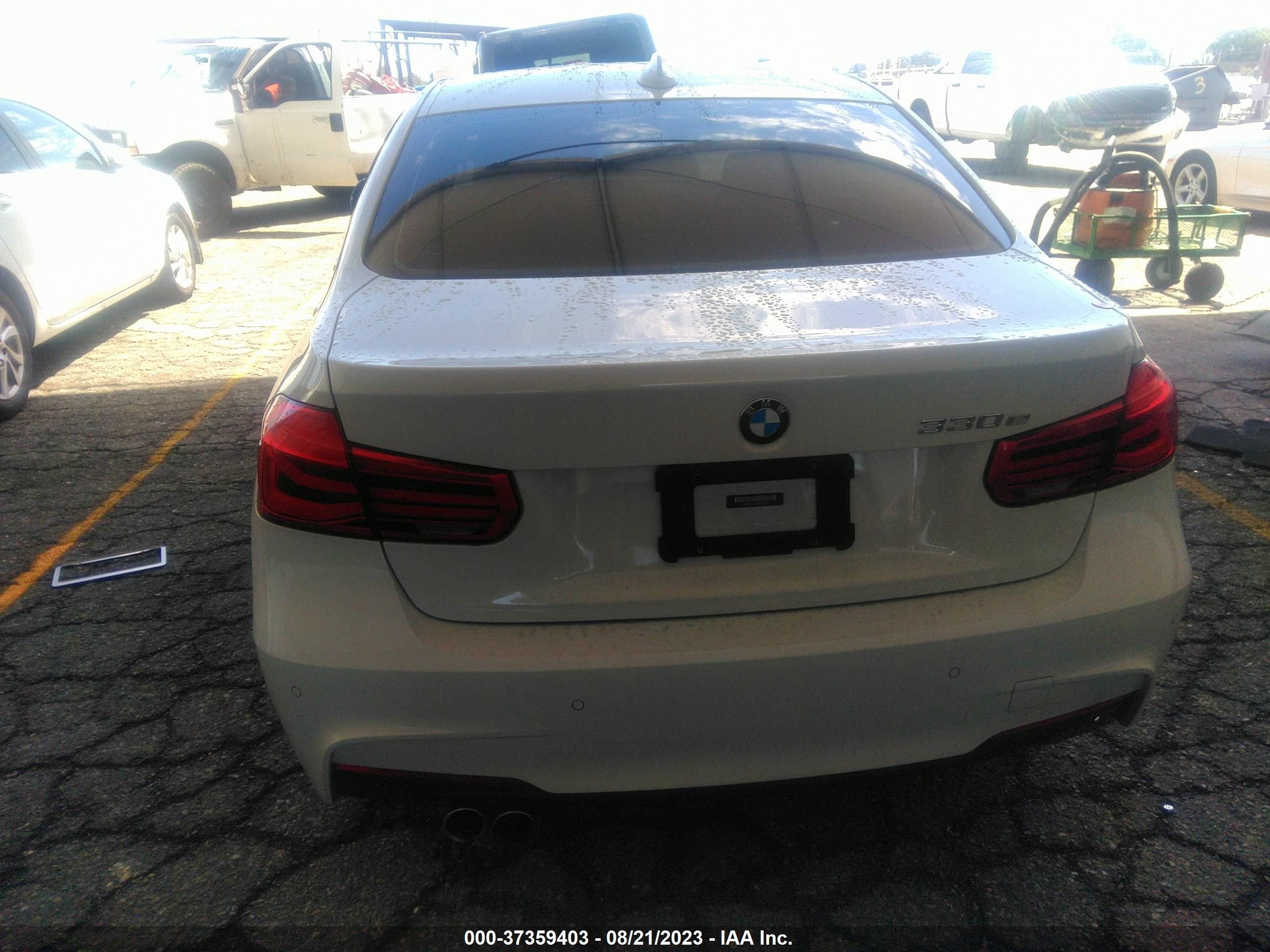 Photo 15 VIN: WBA8E1C31HA159225 - BMW 330E 