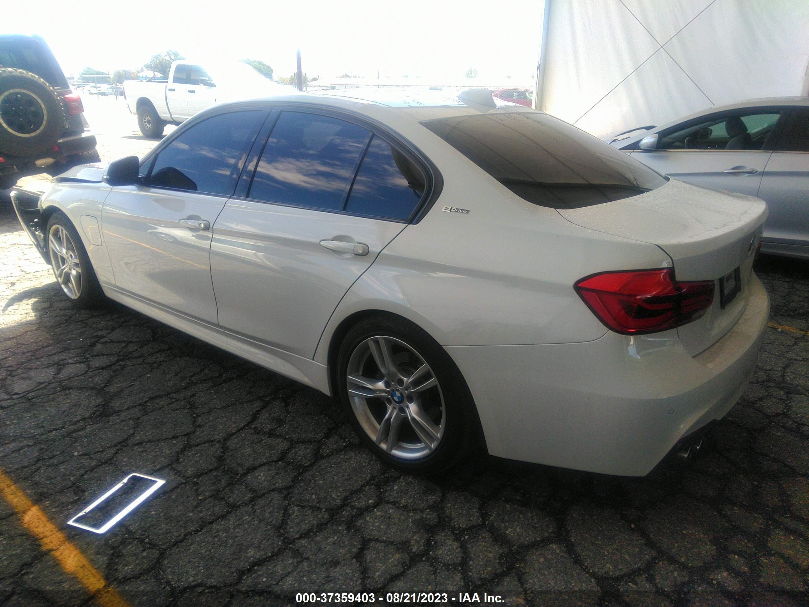 Photo 2 VIN: WBA8E1C31HA159225 - BMW 330E 