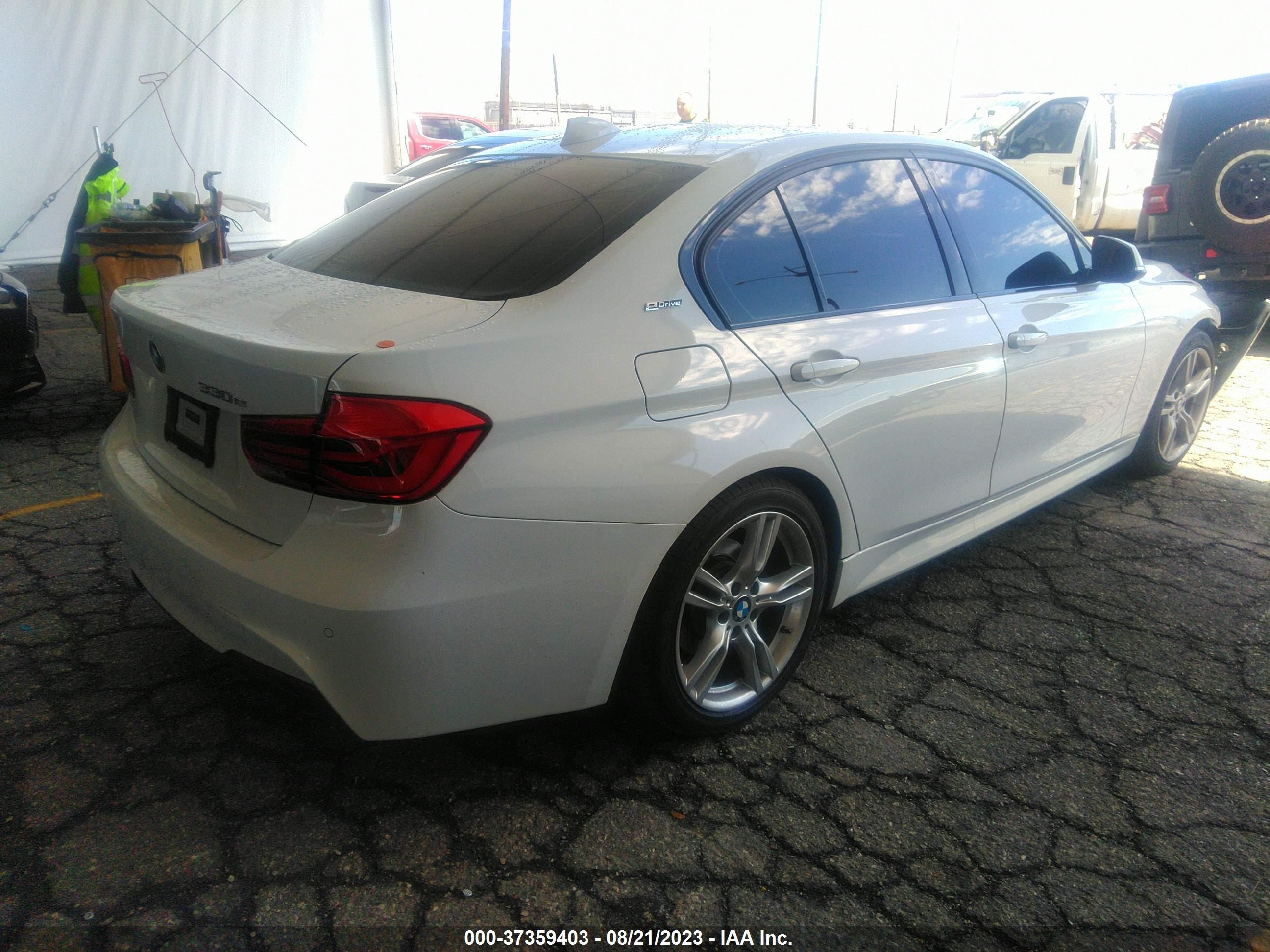 Photo 3 VIN: WBA8E1C31HA159225 - BMW 330E 