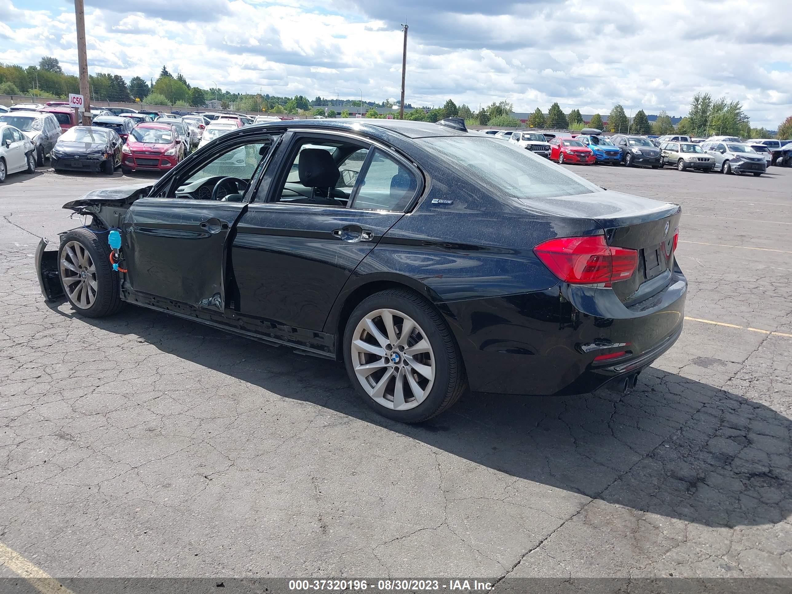 Photo 2 VIN: WBA8E1C33HA029785 - BMW 3ER 