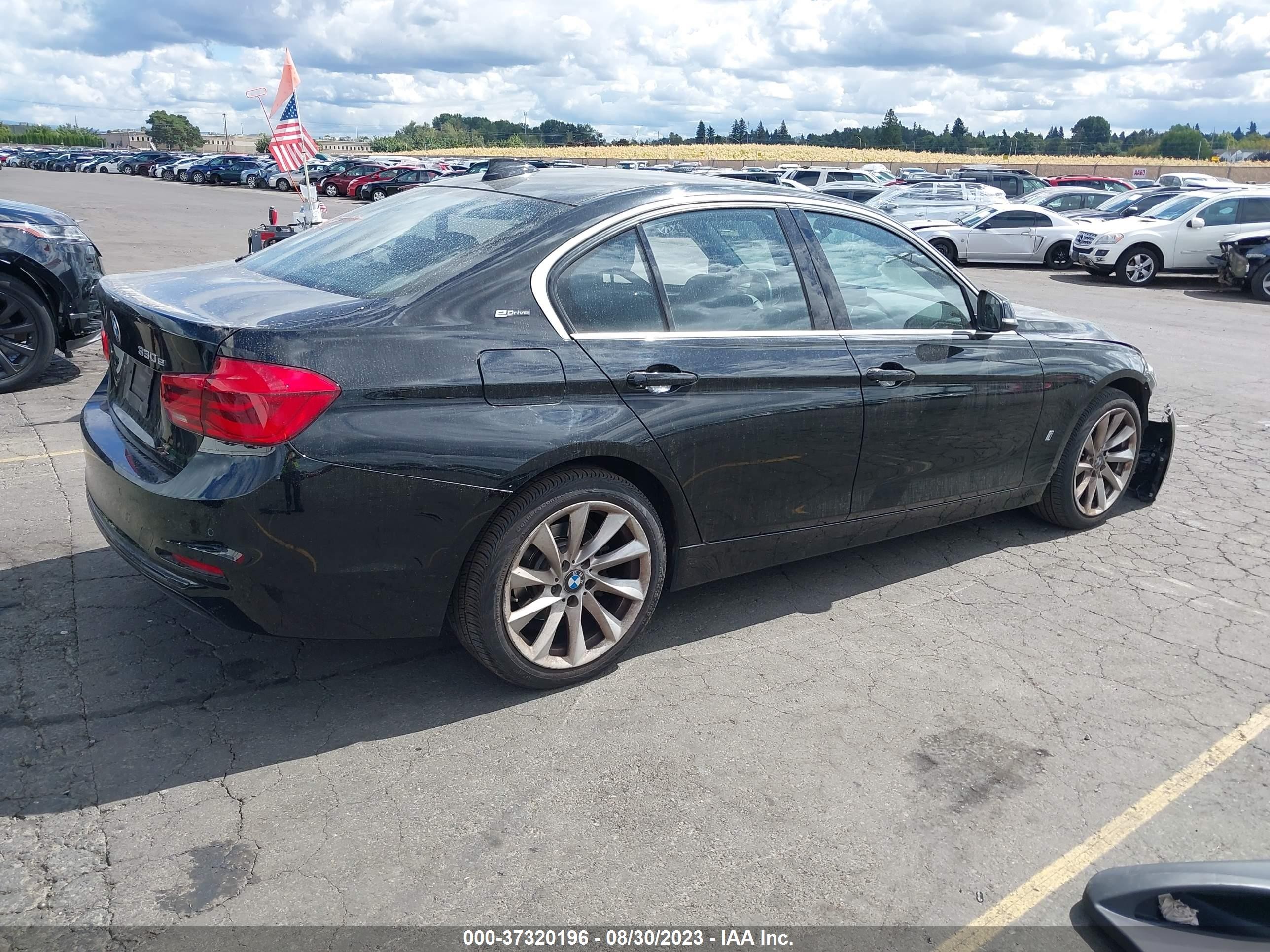 Photo 3 VIN: WBA8E1C33HA029785 - BMW 3ER 