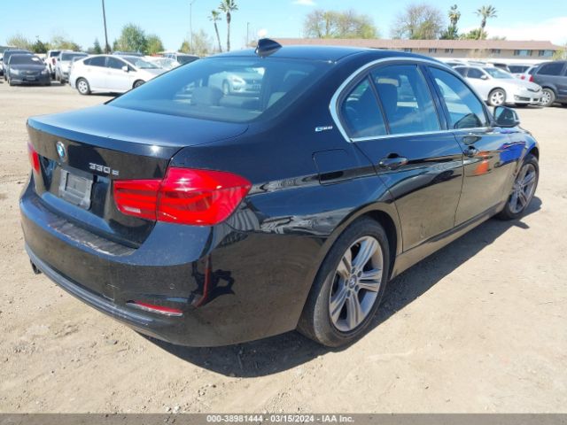 Photo 3 VIN: WBA8E1C38HA158623 - BMW 330E 