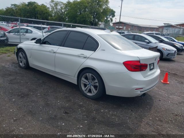 Photo 2 VIN: WBA8E1C39HA156573 - BMW 330E 