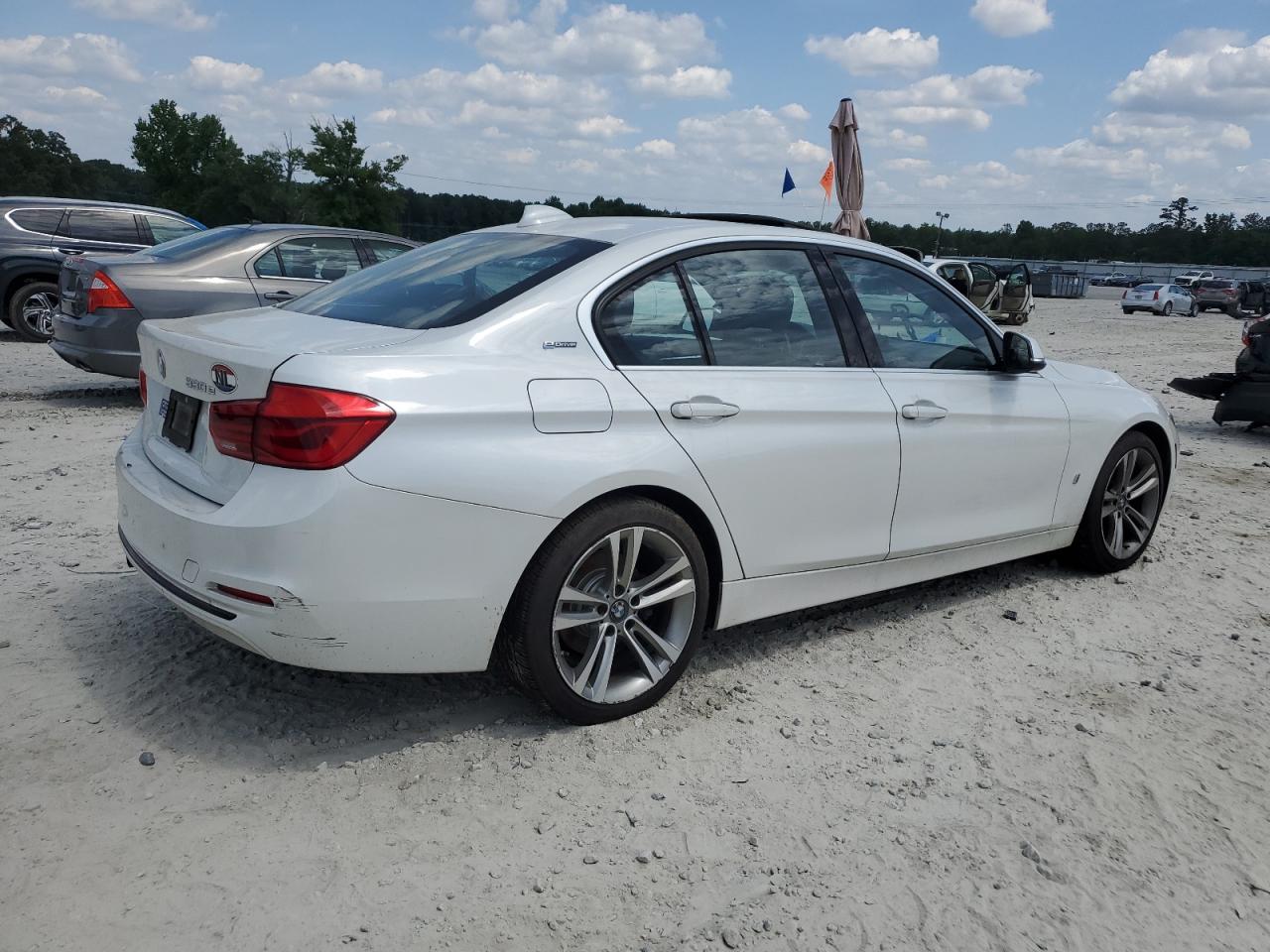 Photo 2 VIN: WBA8E1C50JA758396 - BMW 3ER 