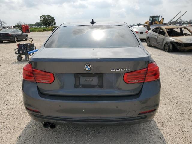 Photo 5 VIN: WBA8E1C50JA758592 - BMW 330E 