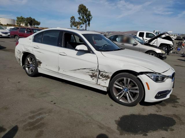 Photo 3 VIN: WBA8E1C52JA159595 - BMW 330E 