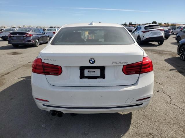 Photo 5 VIN: WBA8E1C52JA159595 - BMW 330E 