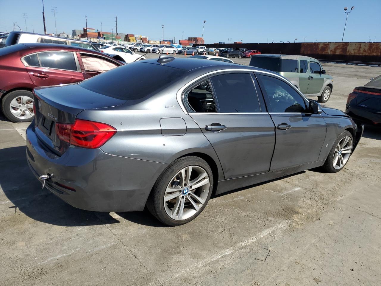 Photo 2 VIN: WBA8E1C53JA179984 - BMW 3ER 