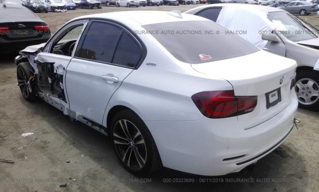 Photo 2 VIN: WBA8E1C56JA756829 - BMW 330E 