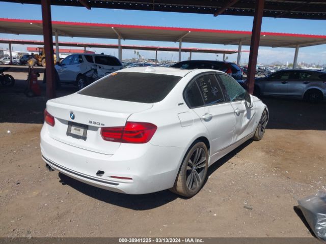 Photo 3 VIN: WBA8E1C59JA177821 - BMW 330E 