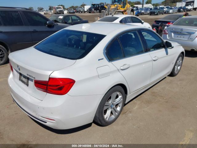 Photo 3 VIN: WBA8E1C5XJA171610 - BMW 330E 