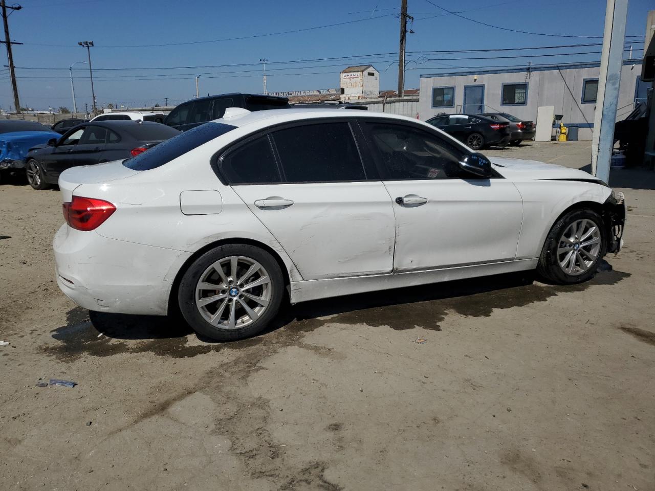 Photo 2 VIN: WBA8E1G30HNU17348 - BMW 3ER 