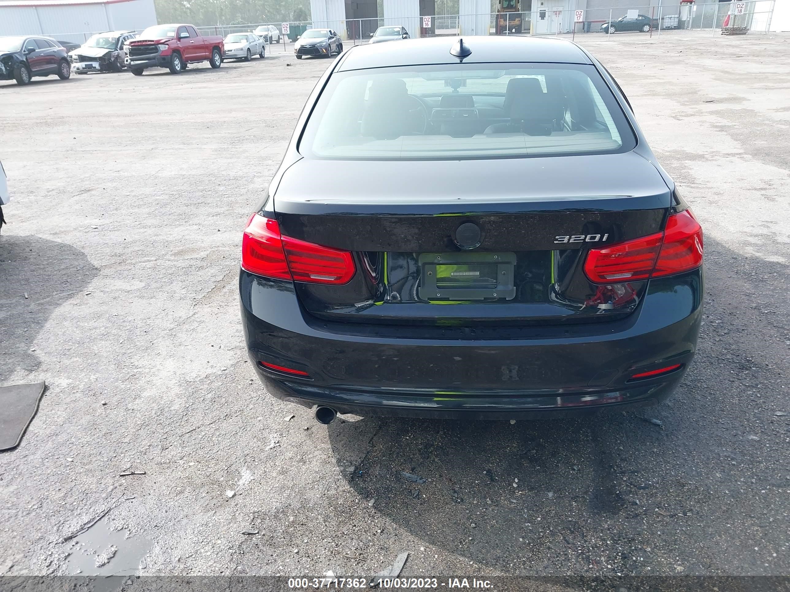 Photo 15 VIN: WBA8E1G34HNU17465 - BMW 3ER 