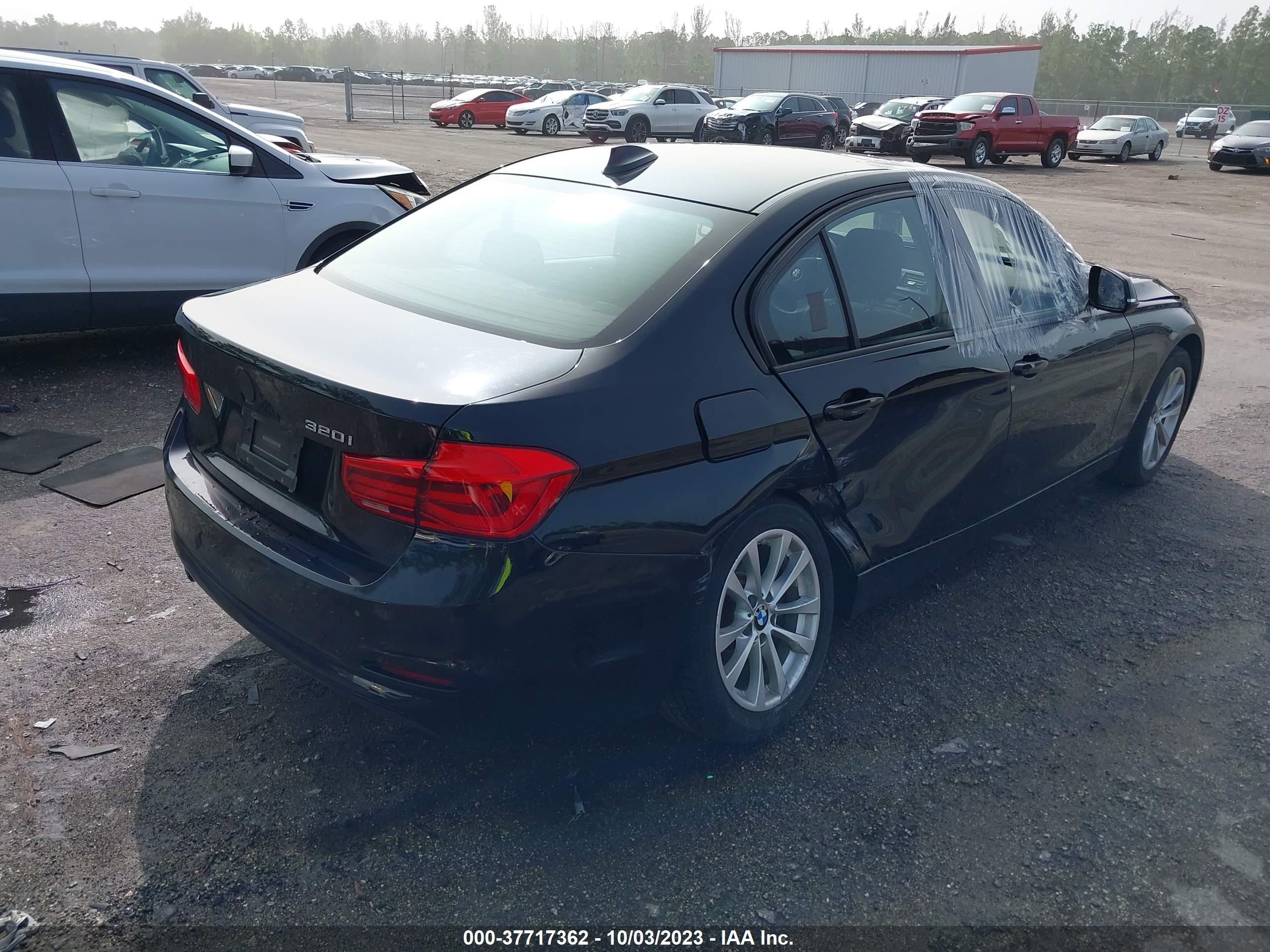 Photo 3 VIN: WBA8E1G34HNU17465 - BMW 3ER 