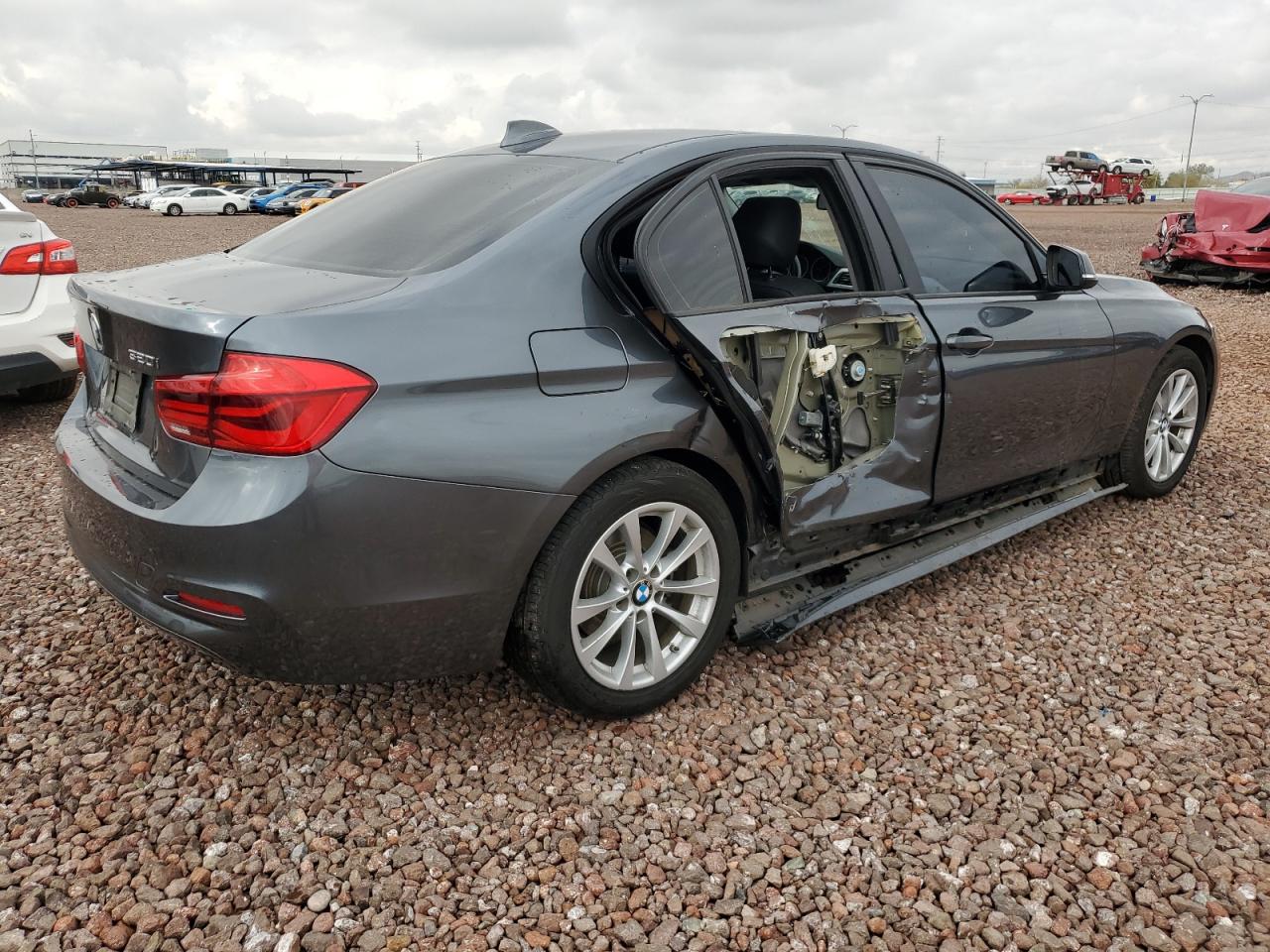 Photo 2 VIN: WBA8E1G35HNU18754 - BMW 3ER 