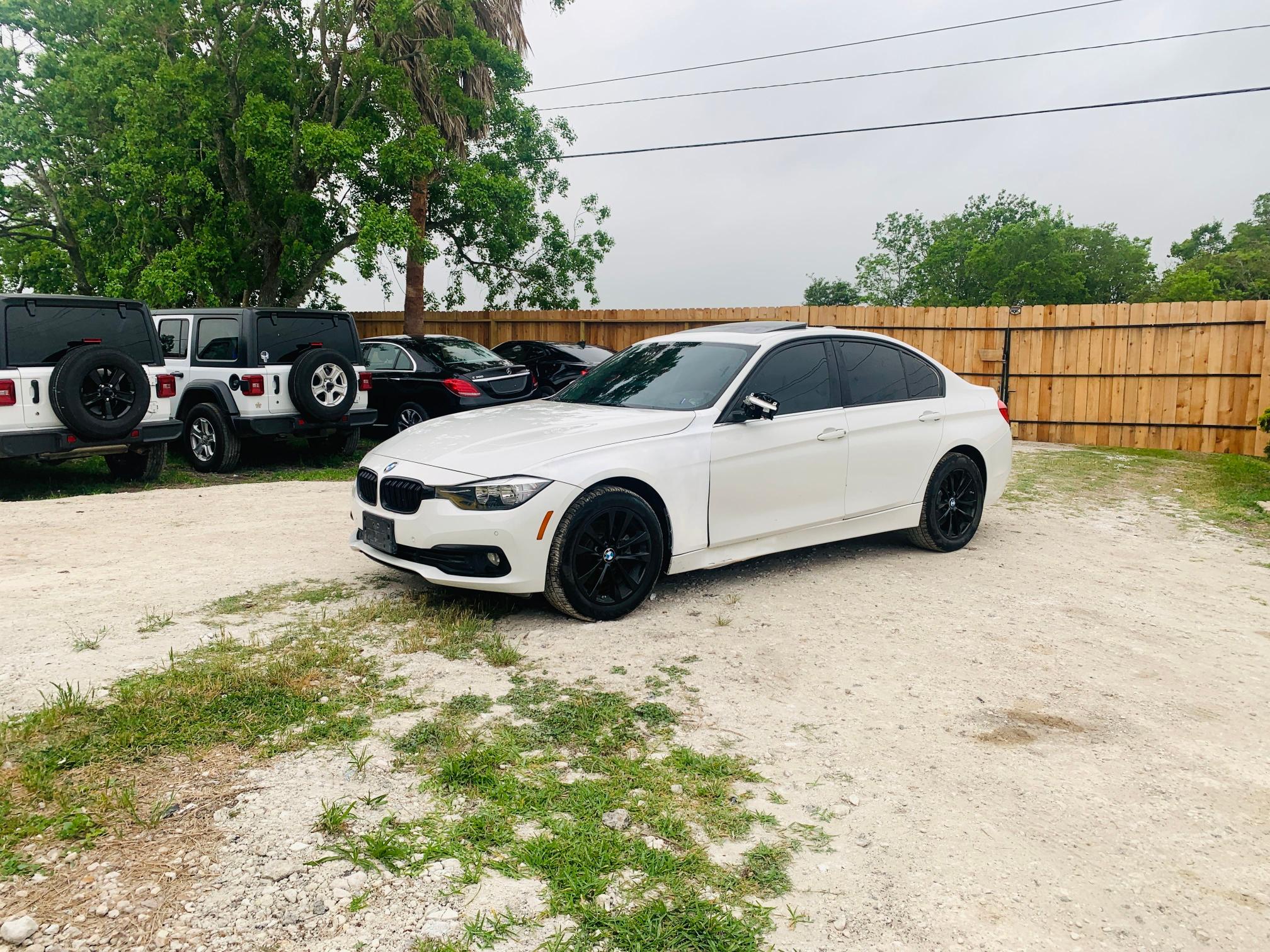 Photo 1 VIN: WBA8E1G36HNU18438 - BMW 320 I 