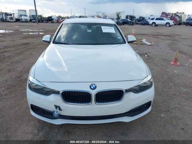 Photo 5 VIN: WBA8E1G3XHNU18068 - BMW 320I 