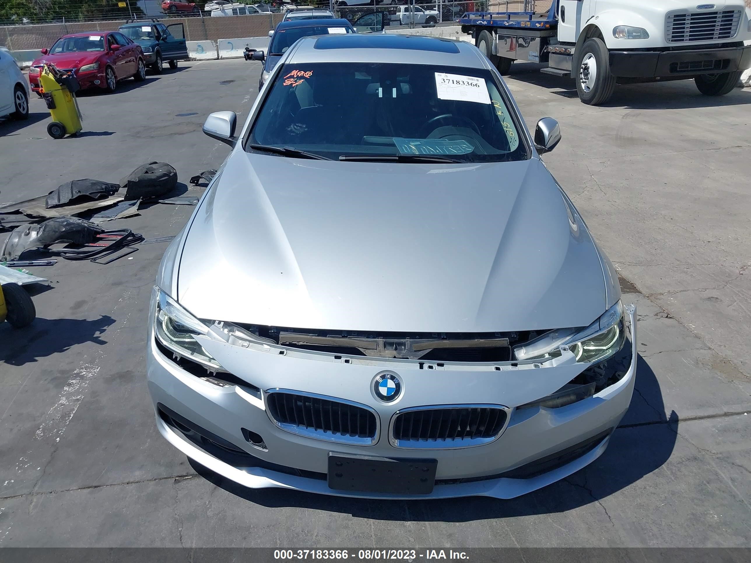 Photo 12 VIN: WBA8E1G50JNU91599 - BMW 3ER 