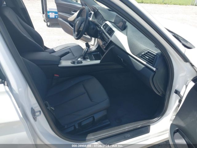 Photo 4 VIN: WBA8E1G51GNT36164 - BMW 320I 