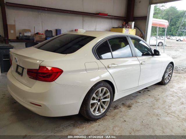 Photo 3 VIN: WBA8E1G51GNT38013 - BMW 320I 